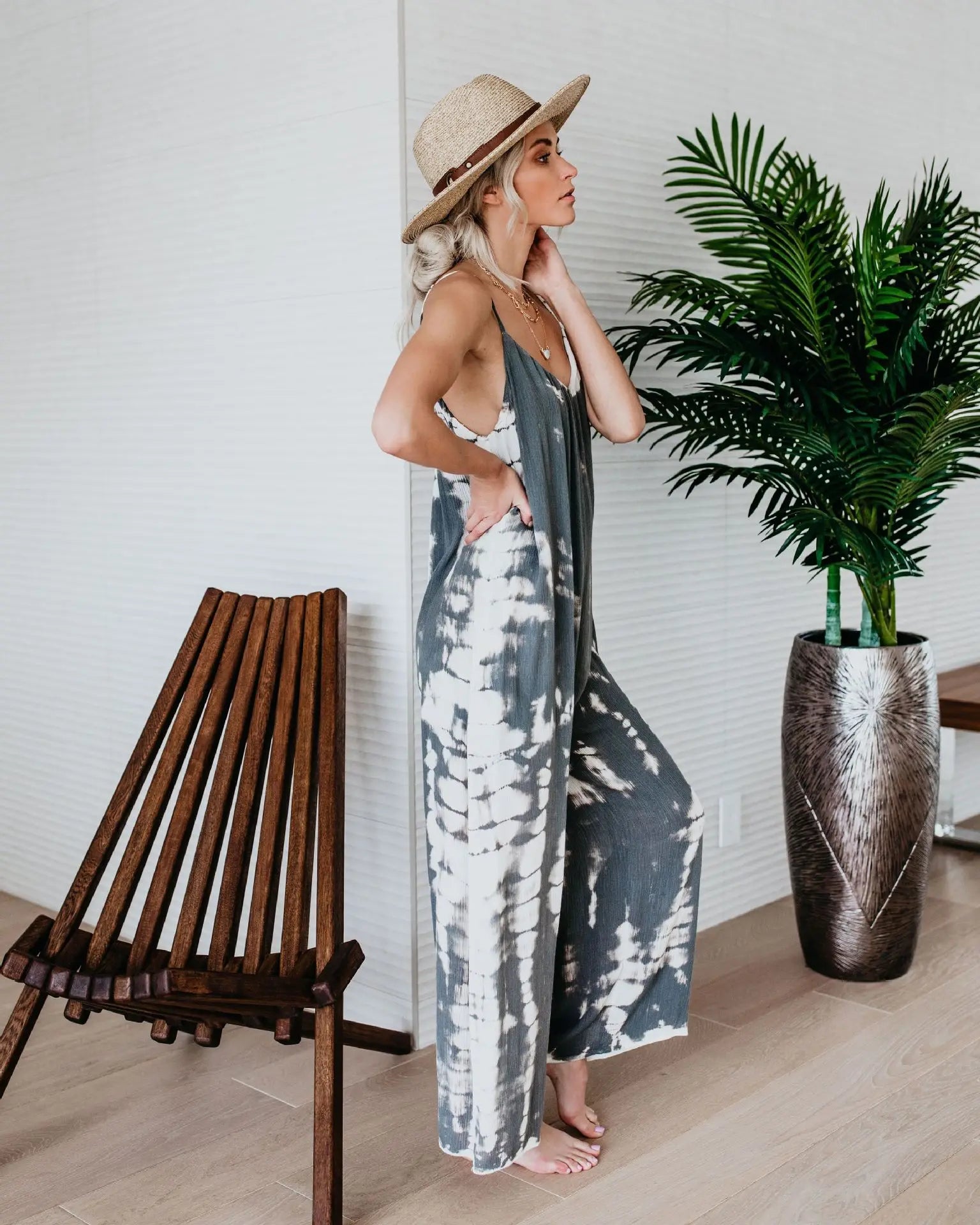 Women's jumpsuit clothing wholesale Russian European and American suspender sexy wide leg pants