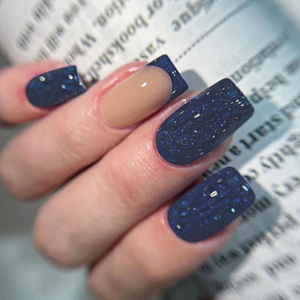 24 peças unhas postiças quadradas curtas médias brilhantes arte de unha branca usável unha postiça prateada francesa cobertura total pressione pontas de unhas