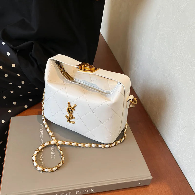 2025 New Women's Chain Bag - Popular Fashion Design, Unique Bucket Style, Versatile Shoulder/Messenger Everyday Versatile