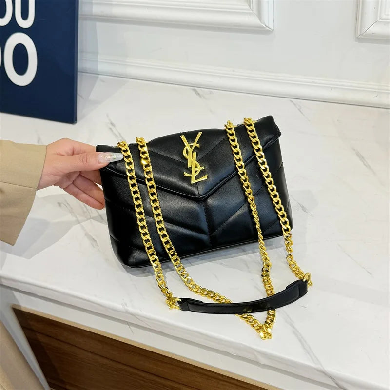 Elegant women's chain shoulder bag, outdoor casual crossbody bag, classic small square bag, fashionable and trendy handbag