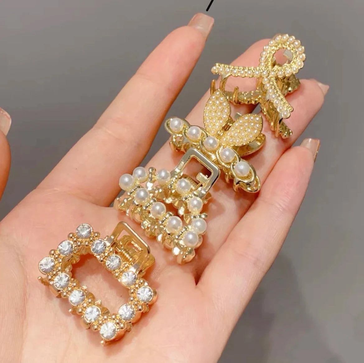 Mini Pearl Hair Claws Clips for Women Elegant Rhinestone Headwear Hairpins Hair Crab Barrettes Hair Accessories for Women 4pcs 4 One Size