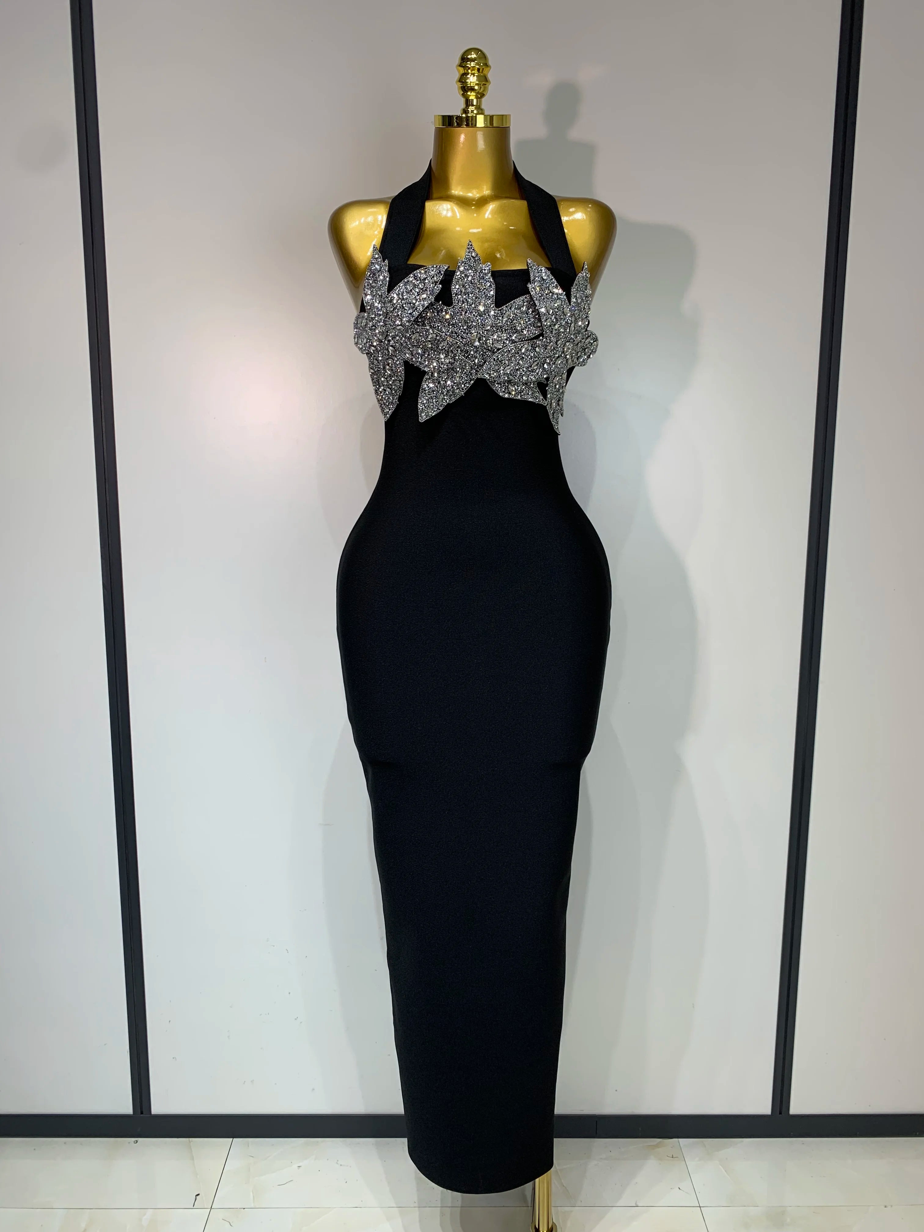 Vestido feminino sexy sem mangas com decote halter e costas nuas, brilhante, flor de diamante, bodycon, elegante, para festa de aniversário e celebridade