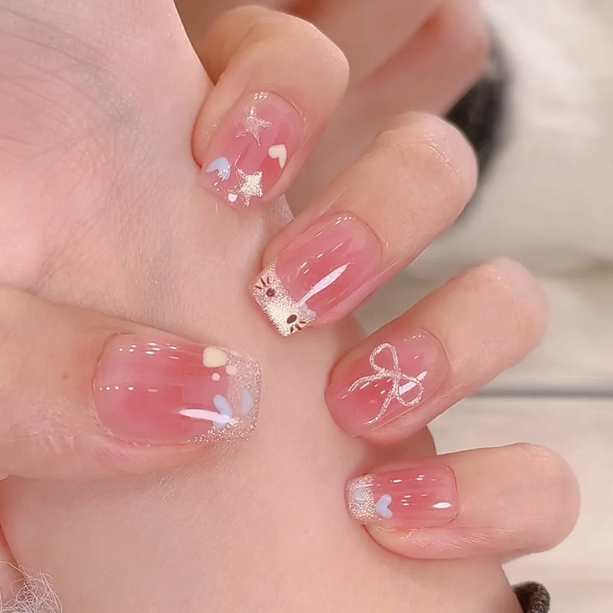 24 peças de unhas postiças de rosas vermelhas, flores longas, balé, design de unhas postiças francesas, cobertura total, pontas de unhas postiças vestíveis, arte