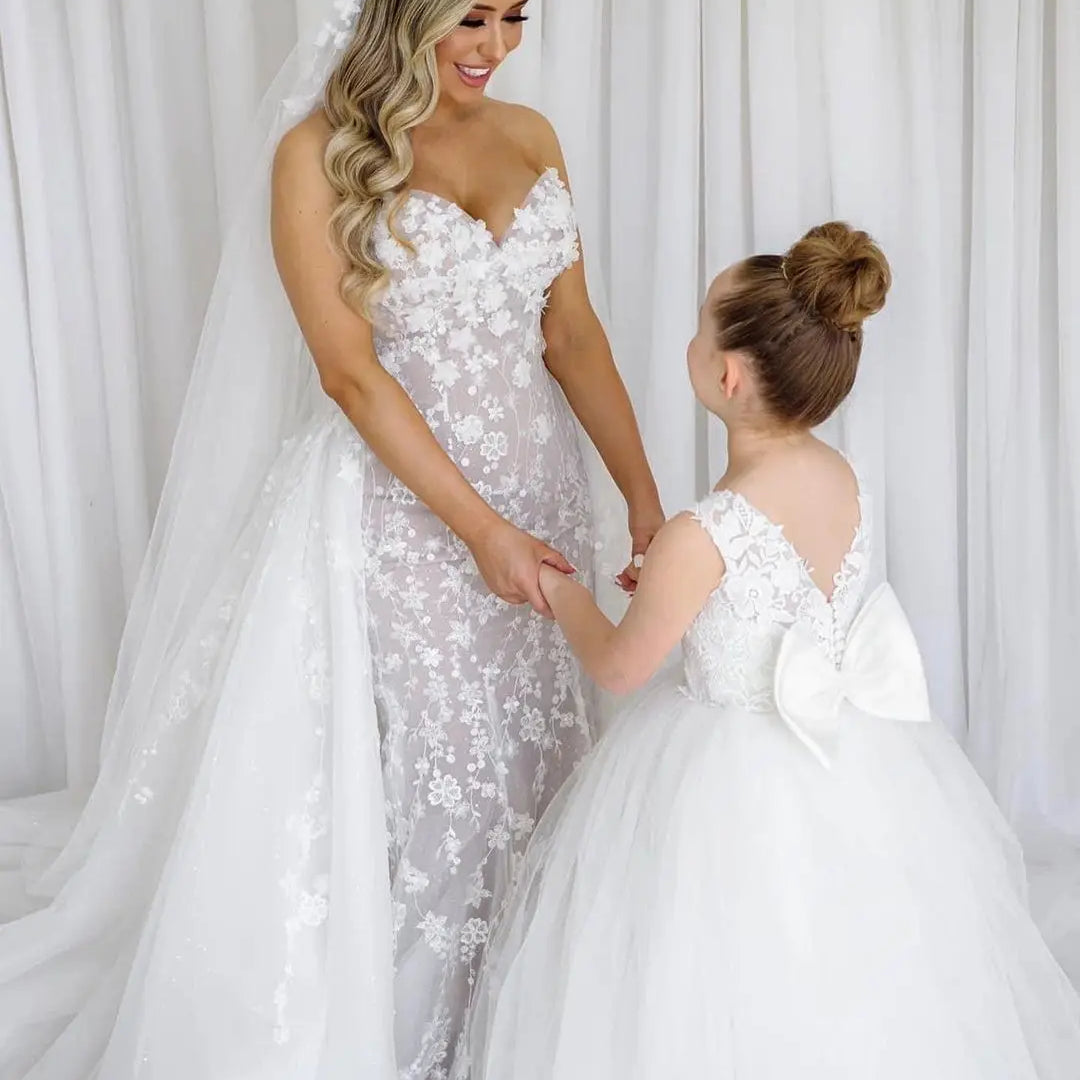 Flowers Gril Dress Camellia Gowns Appqulies Beads Bow With Long Train Backless Buttons Wedddding Party Ball Gown TUTU