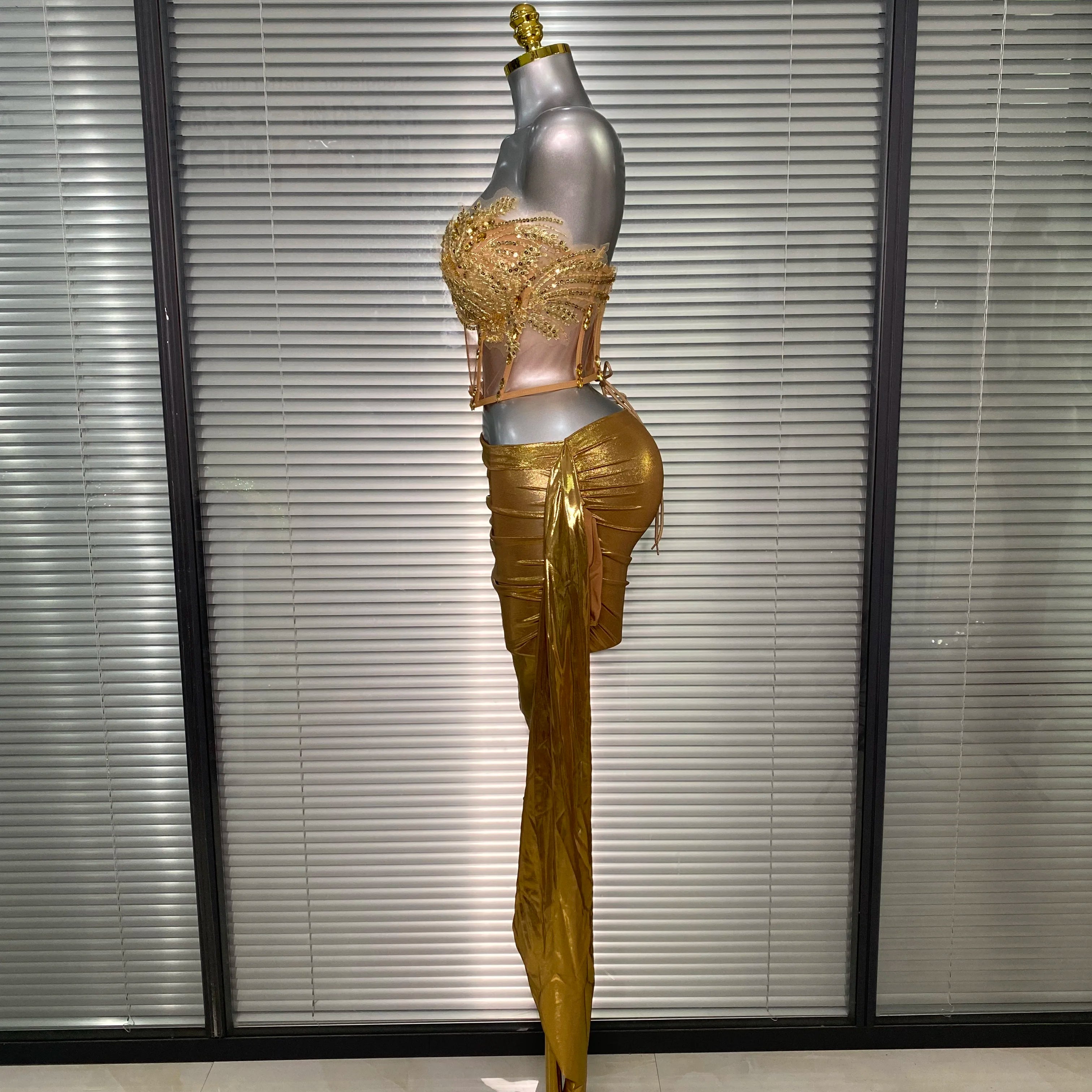 Women Sexy Sequins Gold Two Pieces Set Crystal Diamonds Night Club Sparkly Skirt Suits Adjustable Singer Dancer Stage Costume