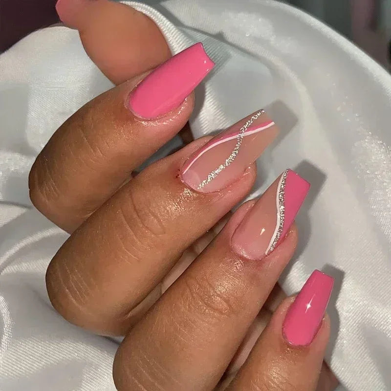 24 peças unhas postiças quadradas curtas médias brilhantes arte de unha branca usável unha postiça prateada francesa cobertura total pressione pontas de unhas