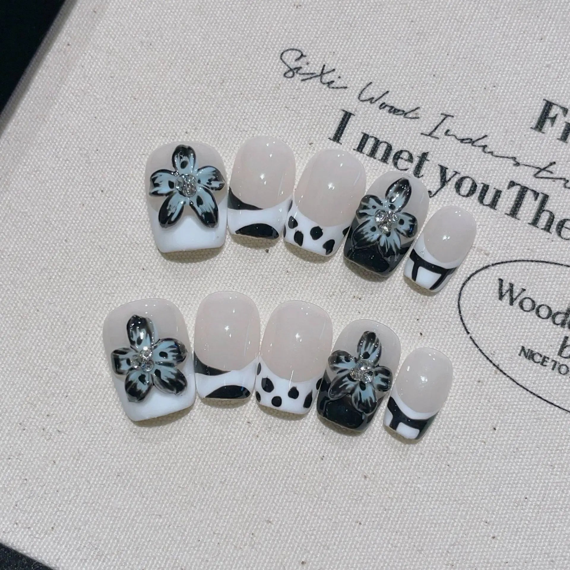 10Pcs Pink Shiny Handmade Press on Nails with Pearl Peach Blossom 3D Design Summer Fake Nail Cat Eye Fashion Beauty Nail French