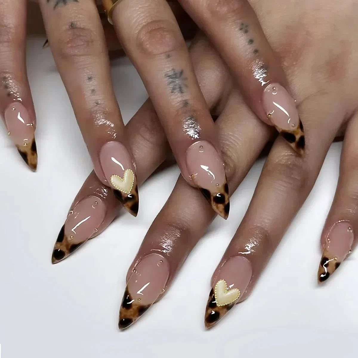 24pcs Leopard Print Almond Fake Press on Nails with Mini Flower Acrylic Fake Nails Retro Sweet Cool Design Press Ons French Nail