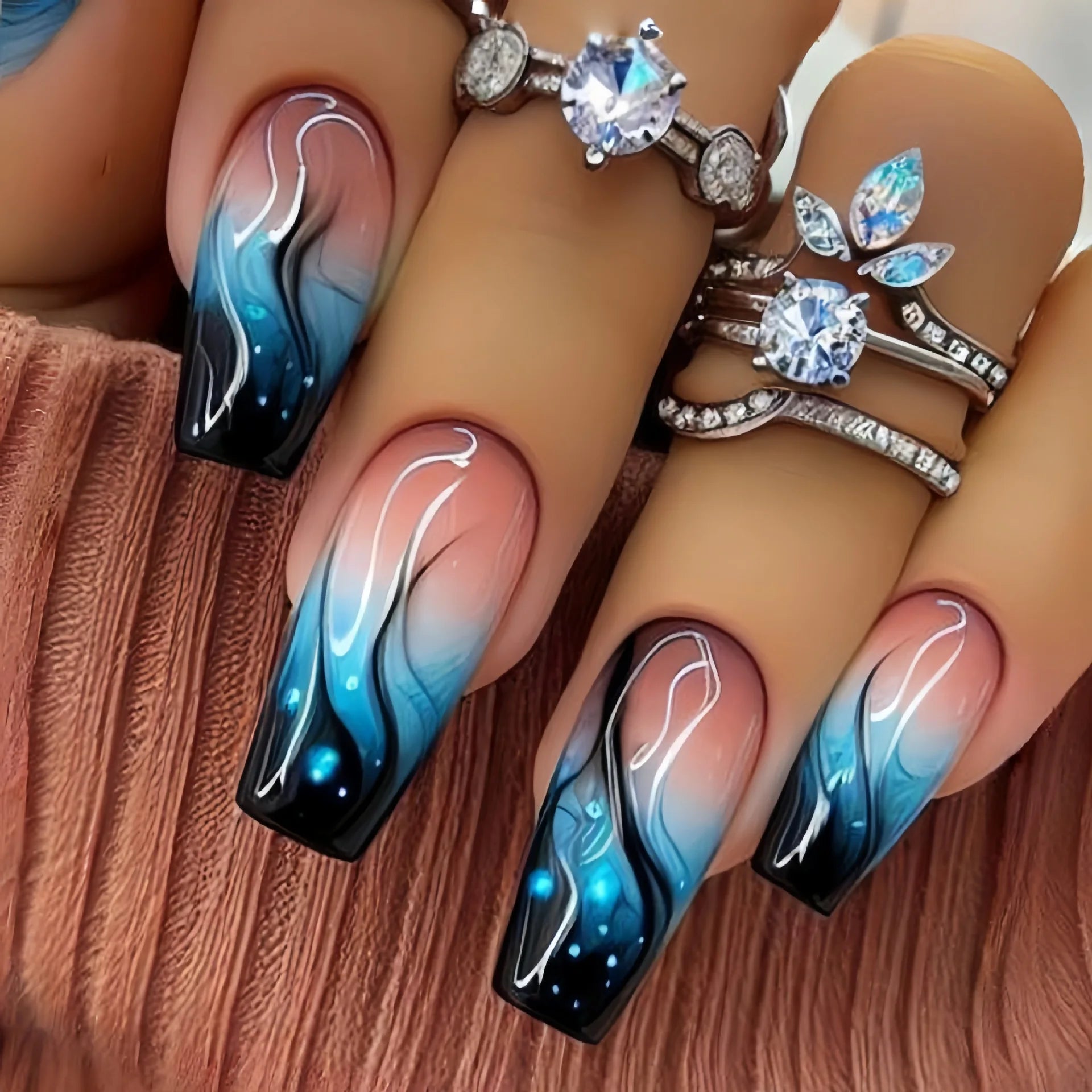 24Pcs Lightning Stripe Smudging Press on Fake Nails Mid-length Square Head False Nails Green Wearable Fashion Full Nail Art Tips