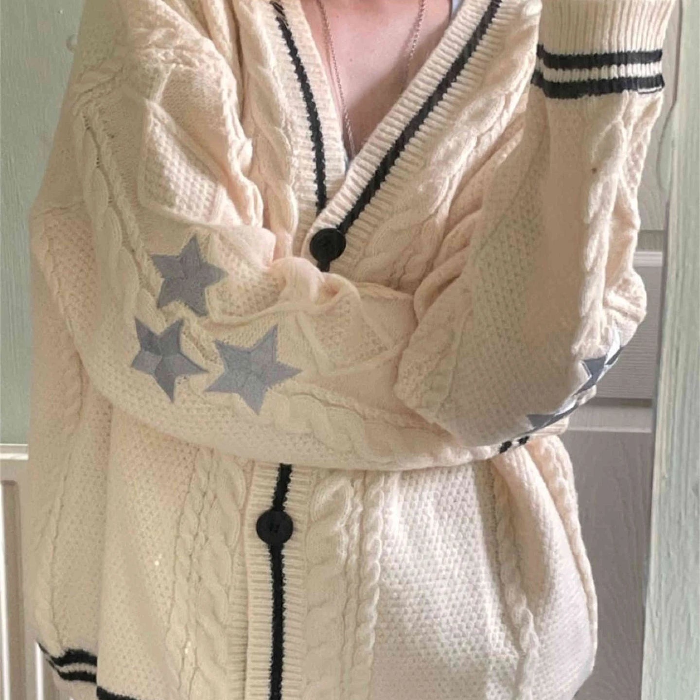 Women's Comfortable Autumn and Winter Knitted Embroidered Cardigan Temperament Age Reduction Loose Casual Sweater Coat