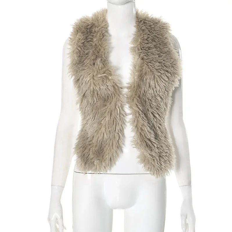 CM.YAYA Women V-neck Sleeveless Tassel Tops Vests Coats 2025 Winter Fur Collar Halter Backless Keep Warm Wool Jackets Outcoat