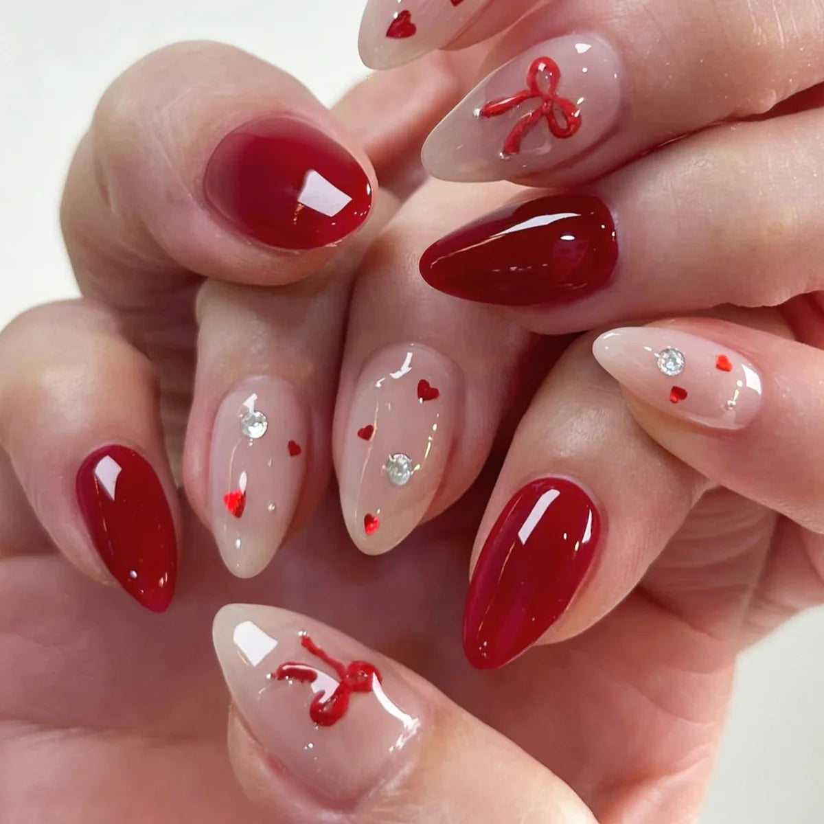 24Pcs Glitter Gradient Love Fake Nails Short Almond French Design Valentine Day Party Pink Press on Nails Sweet Girl False Nails