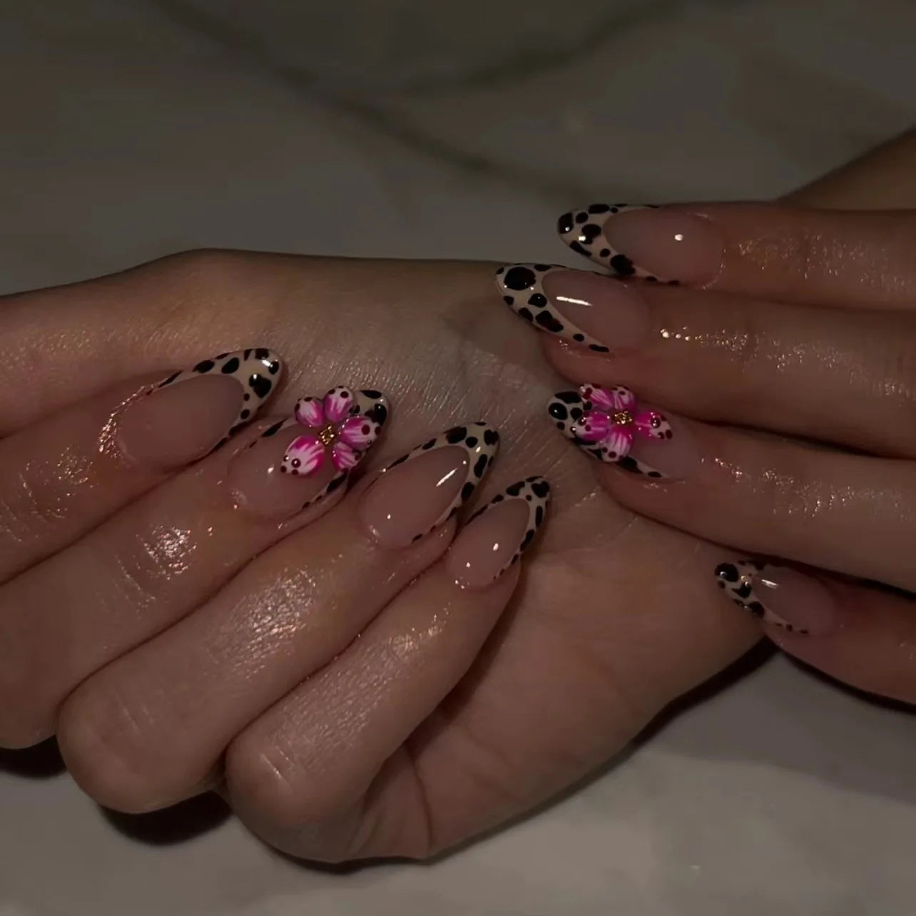 24Pcs French Leopard Print Fake Nails 3D Flower Almond Stiletto Nails Detachable Acrylic Press on Nails Full Cover Nail Tips Art