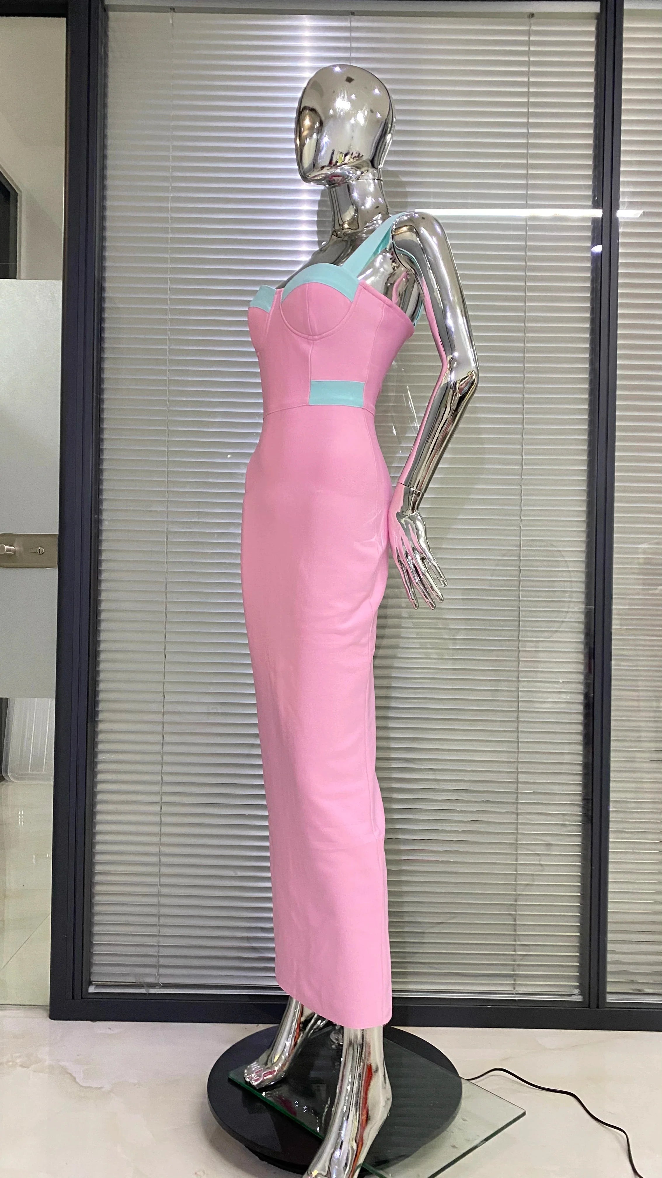 New Arrival Women Sleeveless Sexy Strap Bodycon Bandage Long Dress Fashion Elegant Evening Party Celebrate Dress