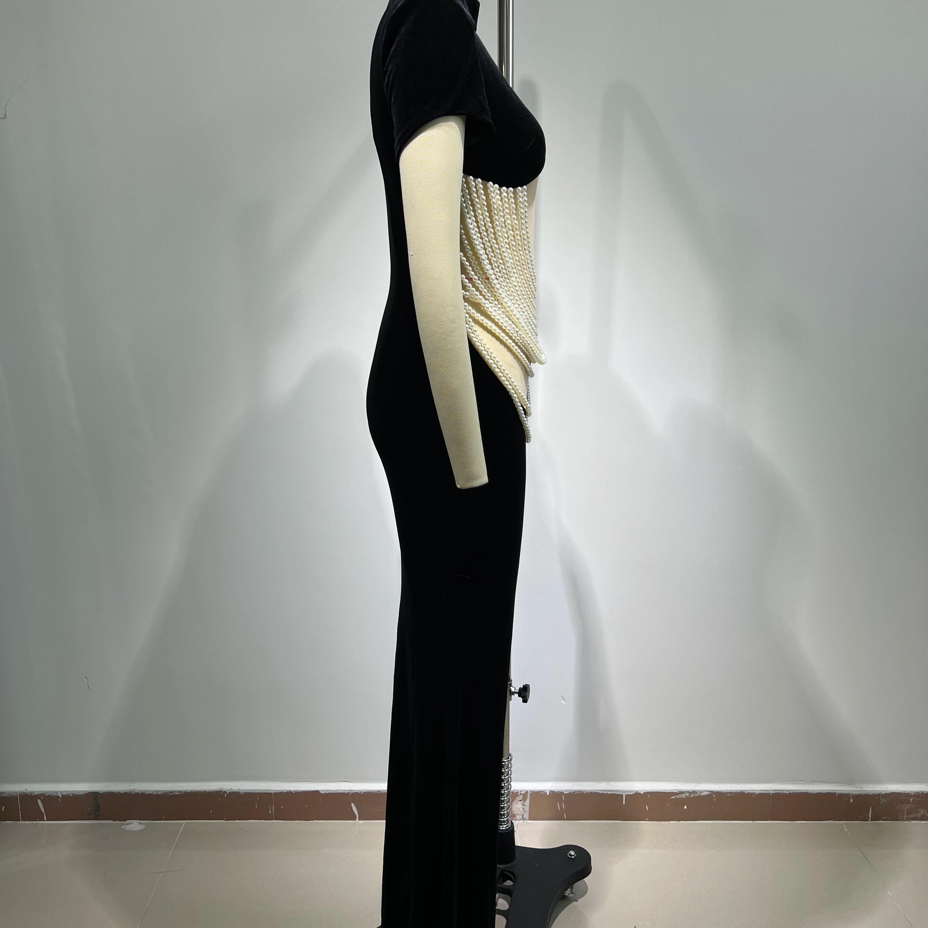 High Quality Pearl String Sexy Hollow Out Black Velvet Long Dress Elegant Woman Evening Party Dress Red Carpet Goddess Vestido