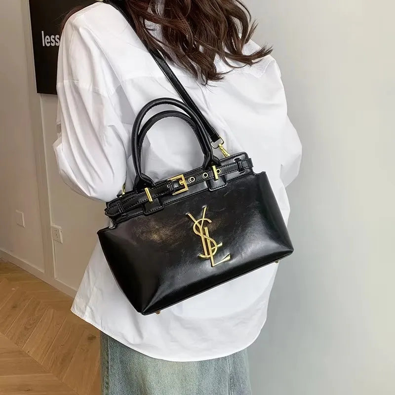 High-End Luxury Messenger Bag For Women With Letter Logo Solid Color Large Capacity And Leather Classic Finish