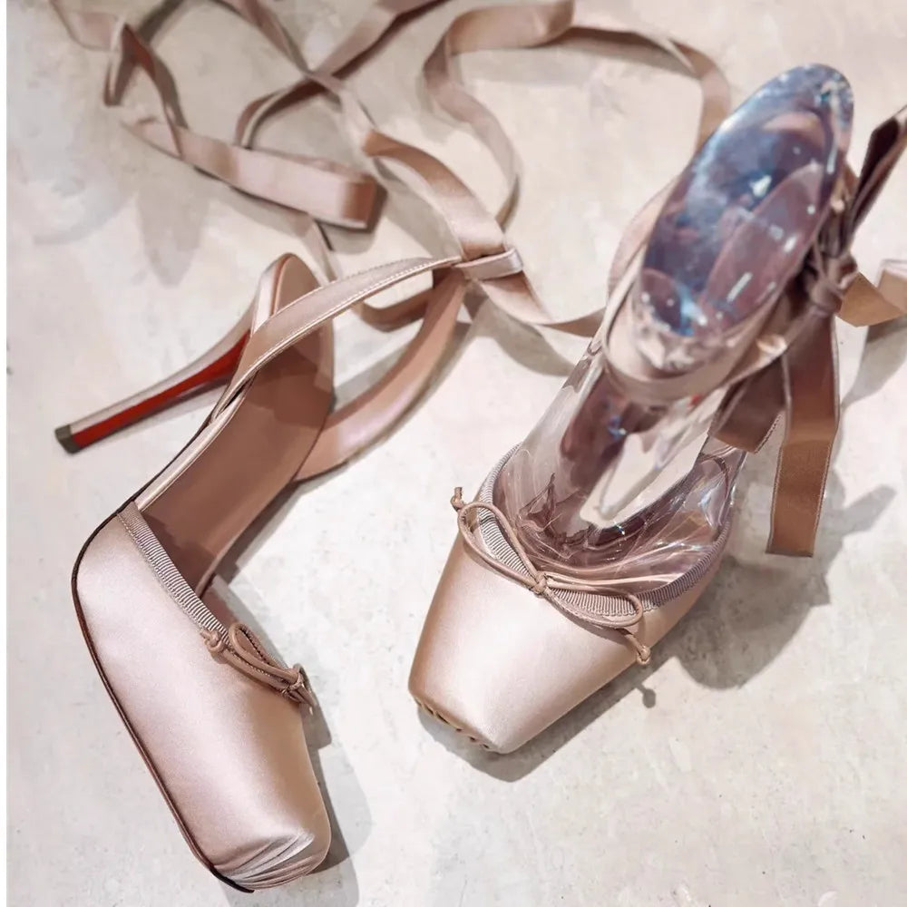 Sapatos de salto alto femininos com cadarço, bico quadrado, salto fino, plataforma, plissado, sandálias de luxo para casamento