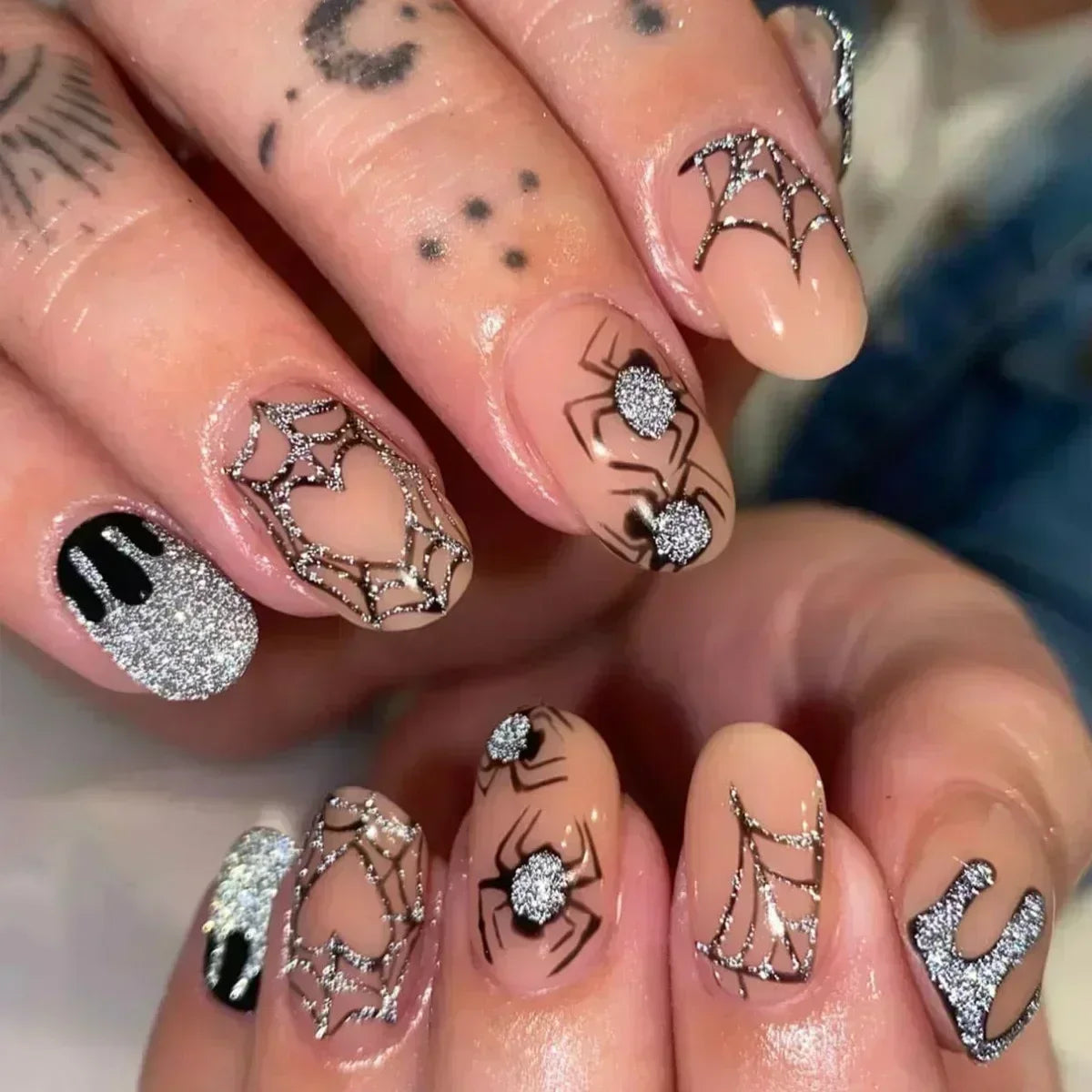 24 peças de unhas postiças de Halloween com desenhos de cabeça de amêndoa, unhas postiças de palhaço fofas, manicure francesa de cobertura total, pontas de pressão para meninas