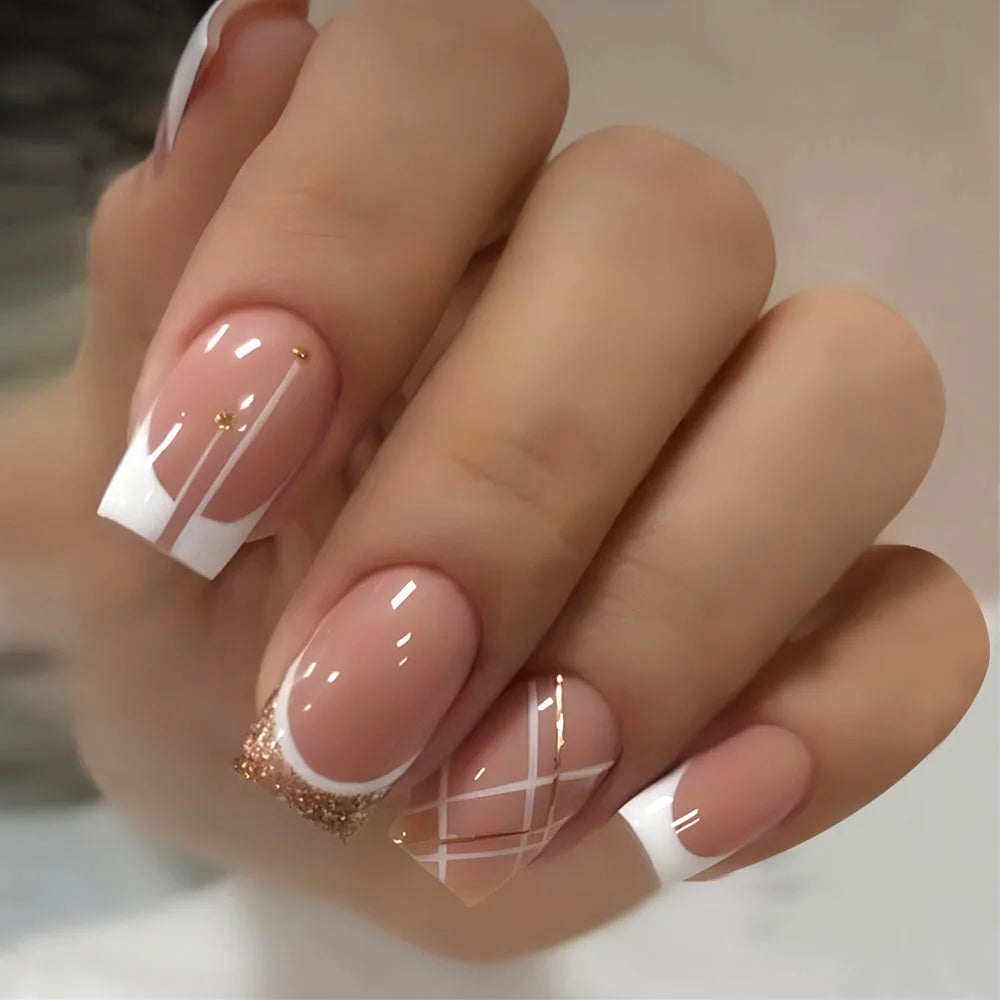 24 peças unhas postiças quadradas curtas médias brilhantes arte de unha branca usável unha postiça prateada francesa cobertura total pressione pontas de unhas