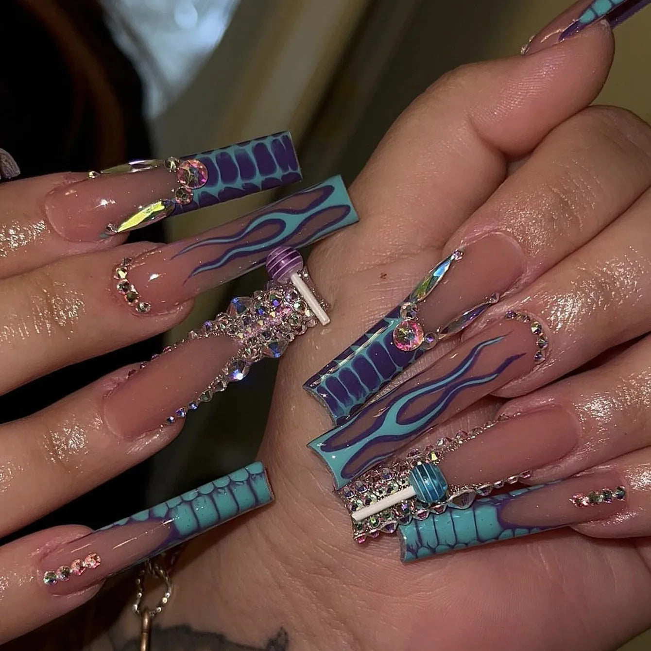 24Pcs Long Square Head Nails Set Press on Lollipop Rhinestone Design Fake Nails Blue French Wearable Full Cover False Nails Tips