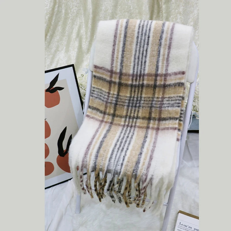 Classic Plaid Scarf Women Autumn Winter Soft Warm Scarf Luxury Long Simple Scarf Thickened Soft Shawl Fashion Accessories CM no tag