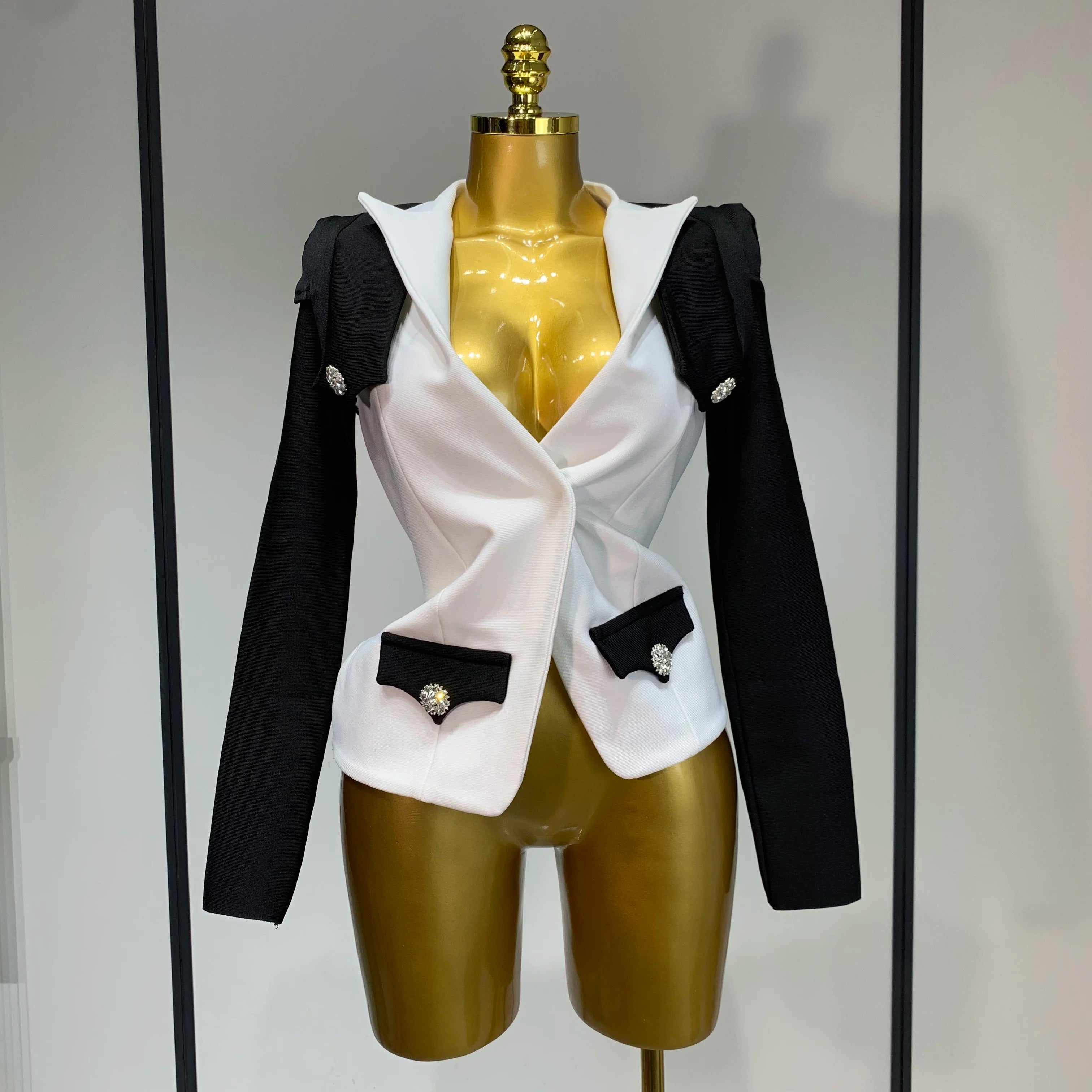 2025 Novo Designer de Moda Preto Branco Bandage Jacket Conjunto de Duas Peças Feminino Slim Fit Botão Diamante Terno Jaquetas Casaco
