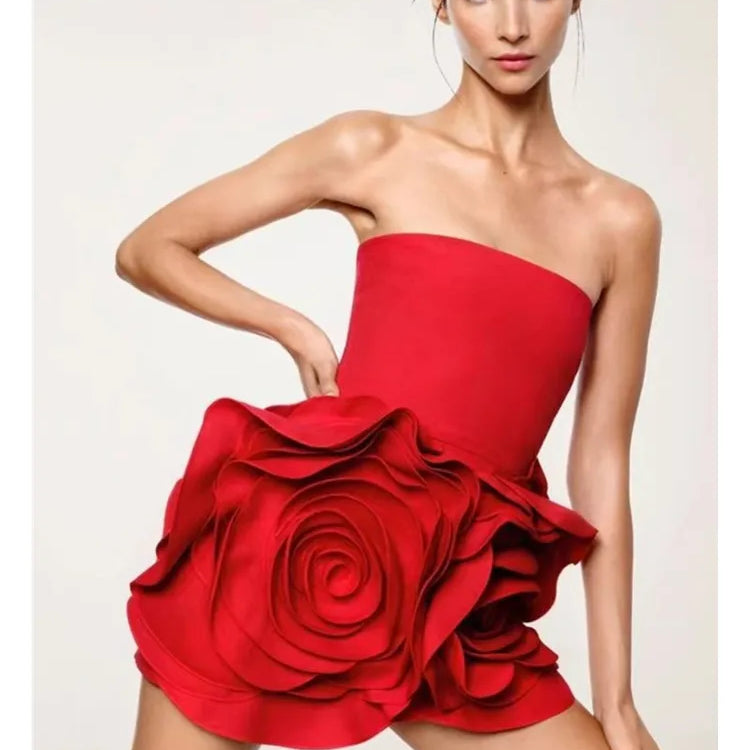 Vestido curto feminino sexy, sem alças, sem costas, com flor vermelha, justo, elegante, para festa à noite