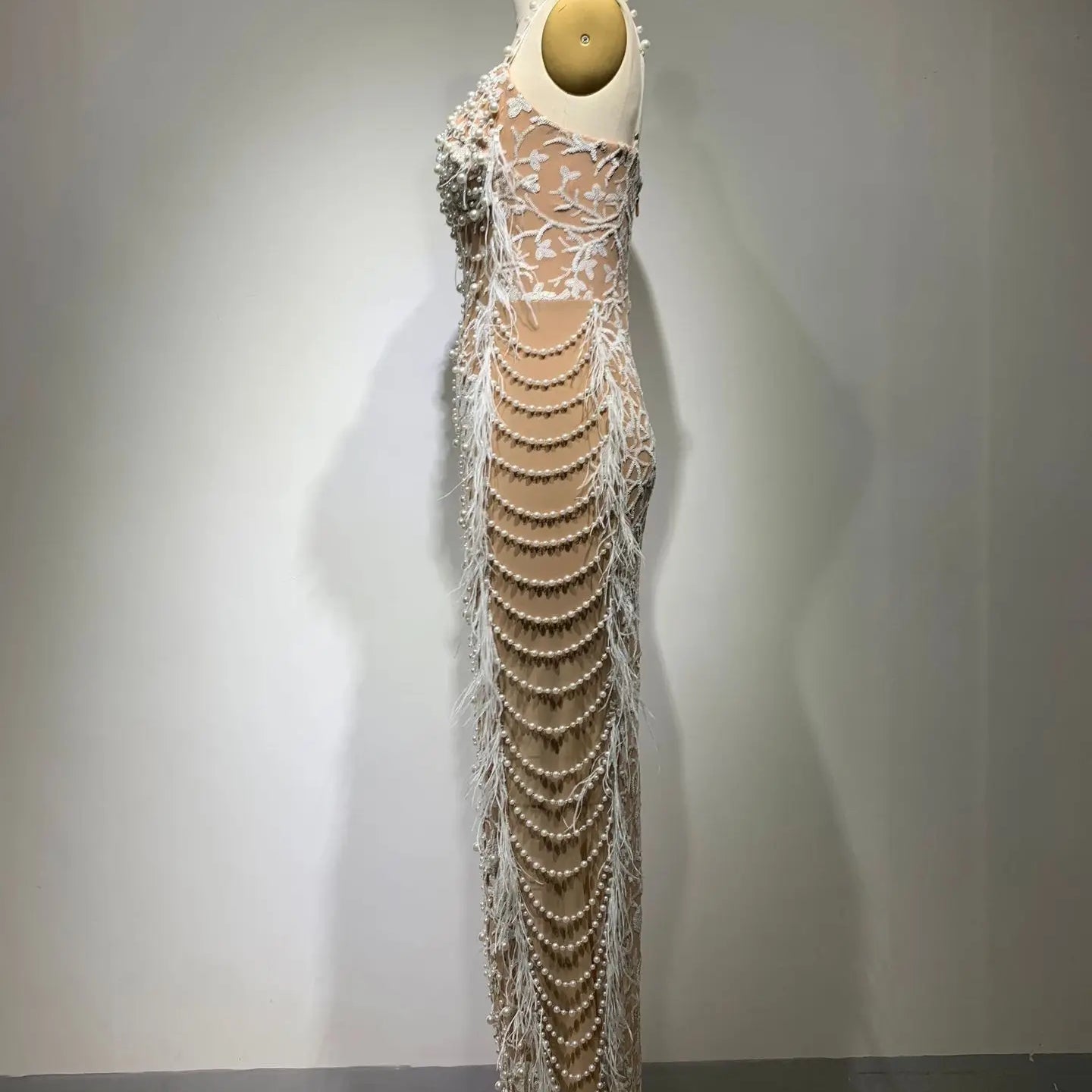 High Quality Gorgeous Feathers Beading Spaghetti Strap Bodycon Long Dress Woman Evening Dress Celebrity Birthday Party Outfit