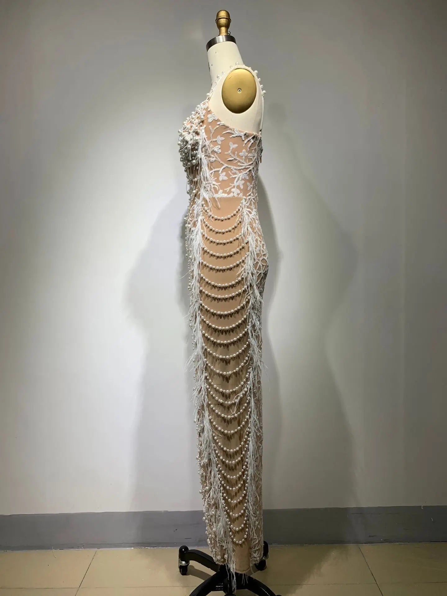 High Quality Gorgeous Feathers Beading Spaghetti Strap Bodycon Long Dress Woman Evening Dress Celebrity Birthday Party Outfit