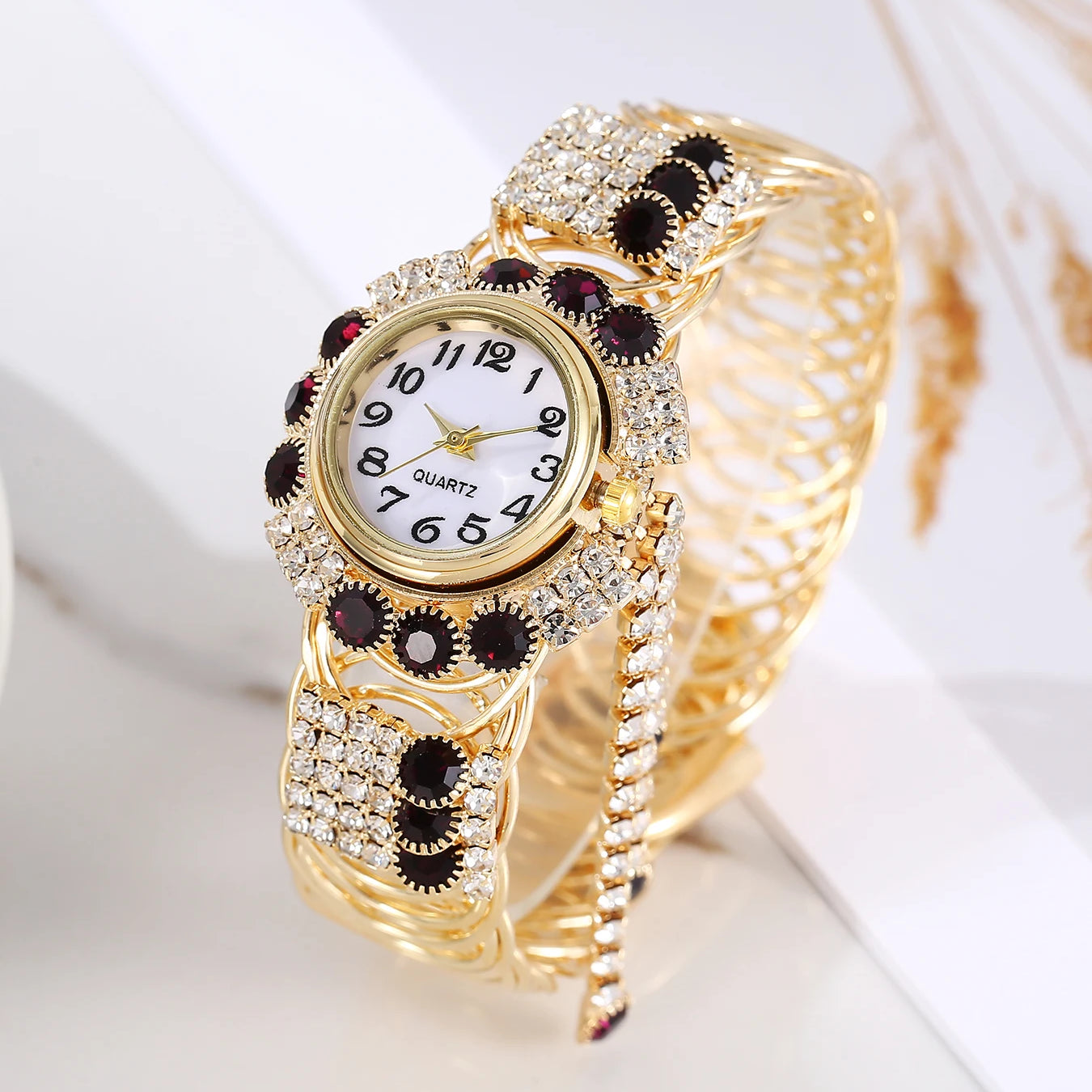 Women's Diamond-Encrusted Temperament Quartz Watch Fashion Alloy Bracelet Watch Set