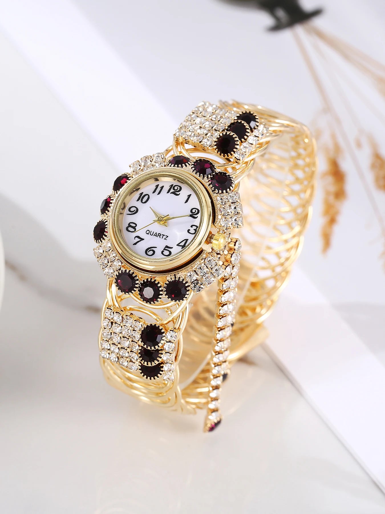 Women's Diamond-Encrusted Temperament Quartz Watch Fashion Alloy Bracelet Watch Set