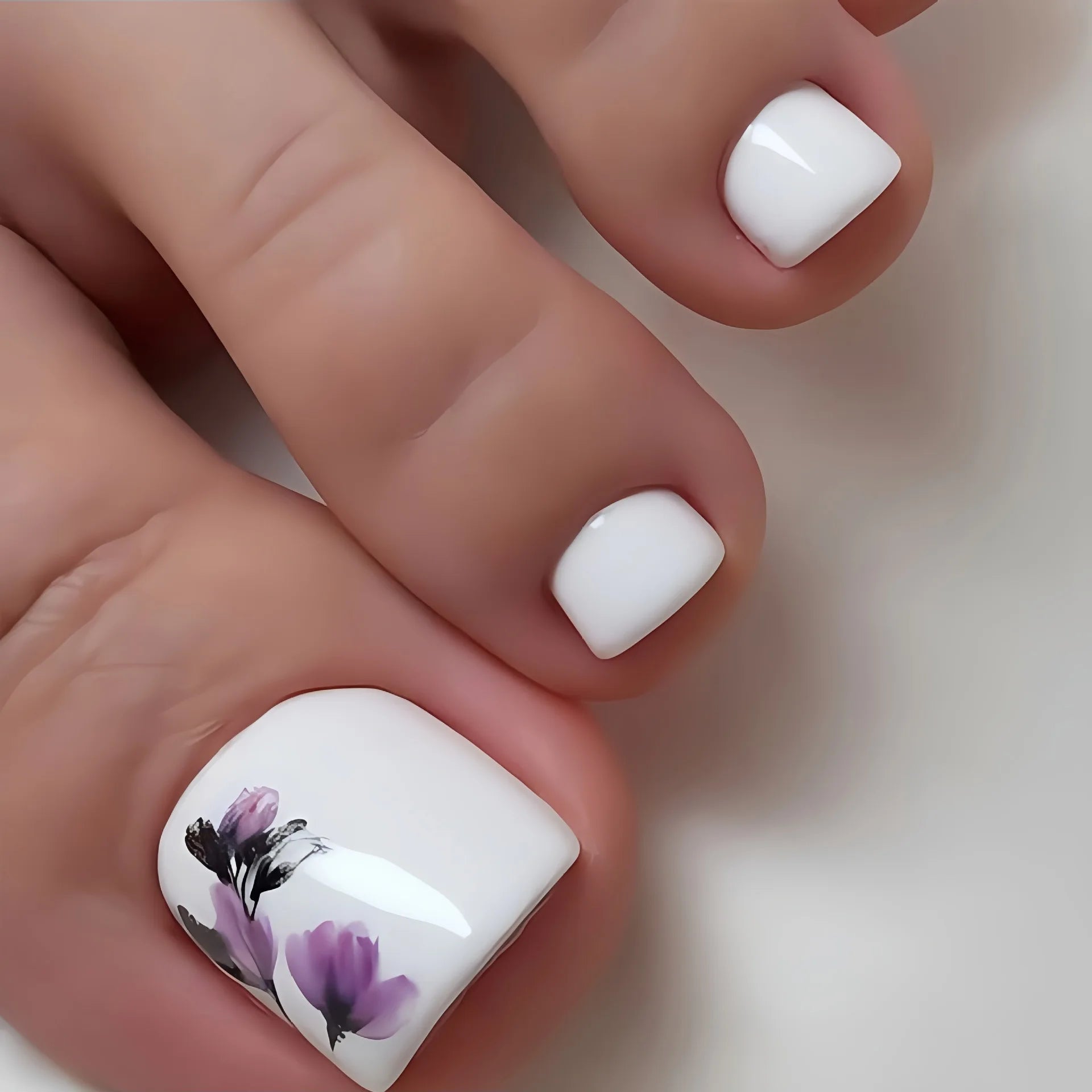 24pcs Summer White False Toenails Ins Simple Flowers Fake Toenails Tips Wearable Detachable Glossy Square Press on Toe nails