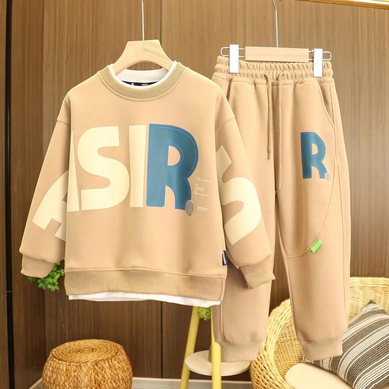 Korea Style Autumn Casual Kids Clothes Boy Set Teenage Letter Print Pullover Sweatshirt Top and Jogger Pants Suit Kids Tracksuit Khaki