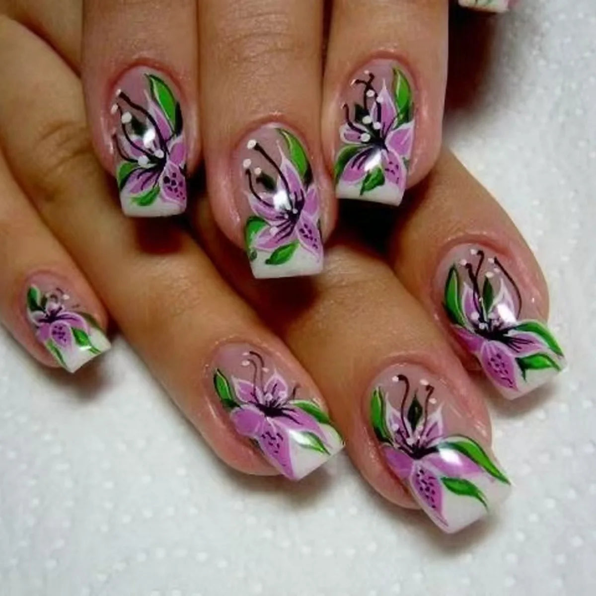 24Pcs Fake Nails with Romantic Blue Flowers Design Short Square False Nails Glitter Full Cover Nail Tips Wearable Press on Nails