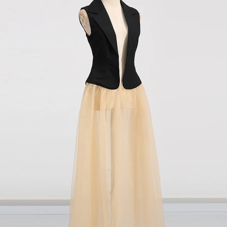 TWOTWINSTYLE Hit Color Sheer Elegant Jacket for Women Lapel Sleeveless Patchwork Folds Fashion Long Jacket Female Clothing New