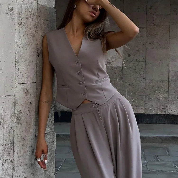 New Two Piece Wide Leg Pants Set Women's Spring New V-Neck Sleeveless Vest with Hanging Wide Leg Pants Casual Set Khaki