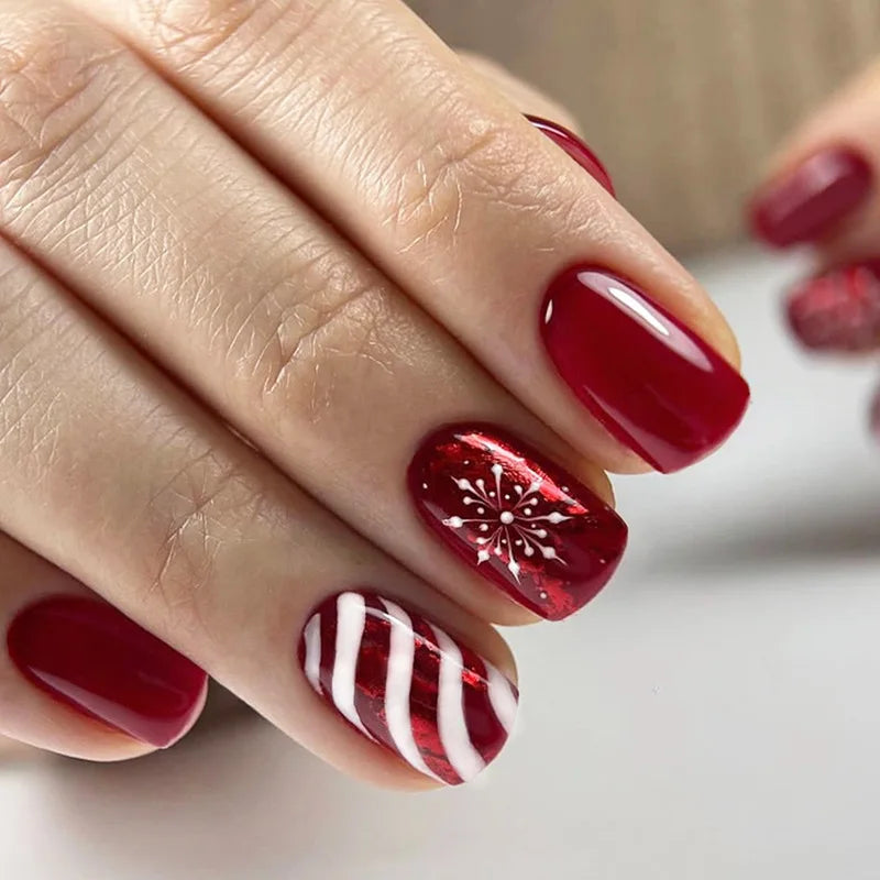 Christmas Fakse Nails 24Pcs Glossy Red Almond Press On Nails Snowflake/Striped Printed Women New Year Party Charm Manicure