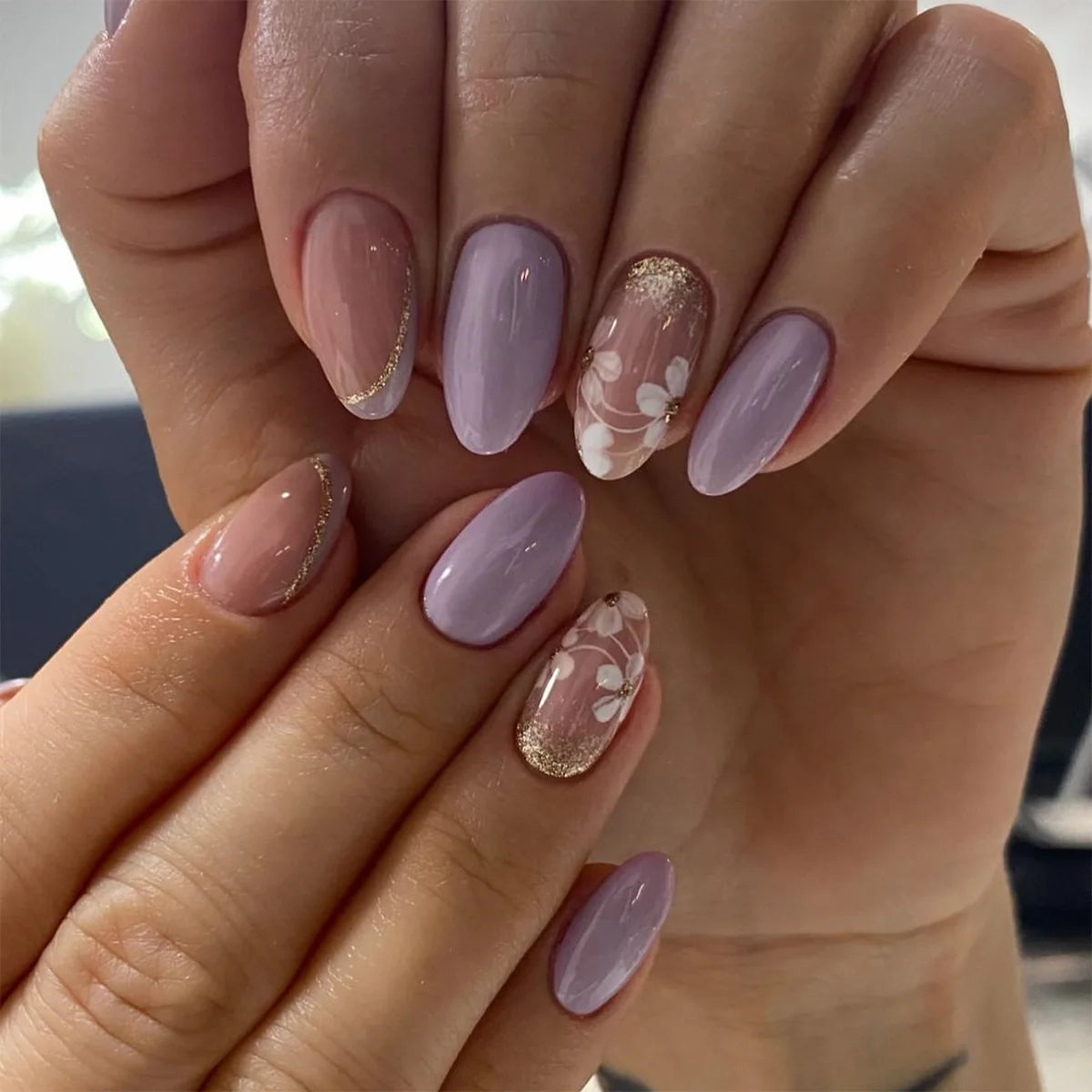 24Pcs Press on False Nails Simple Garden Fresh Flowers Design Sweet Fake Nails Tips Art Wearable Almond Stiletto Oval Manicure