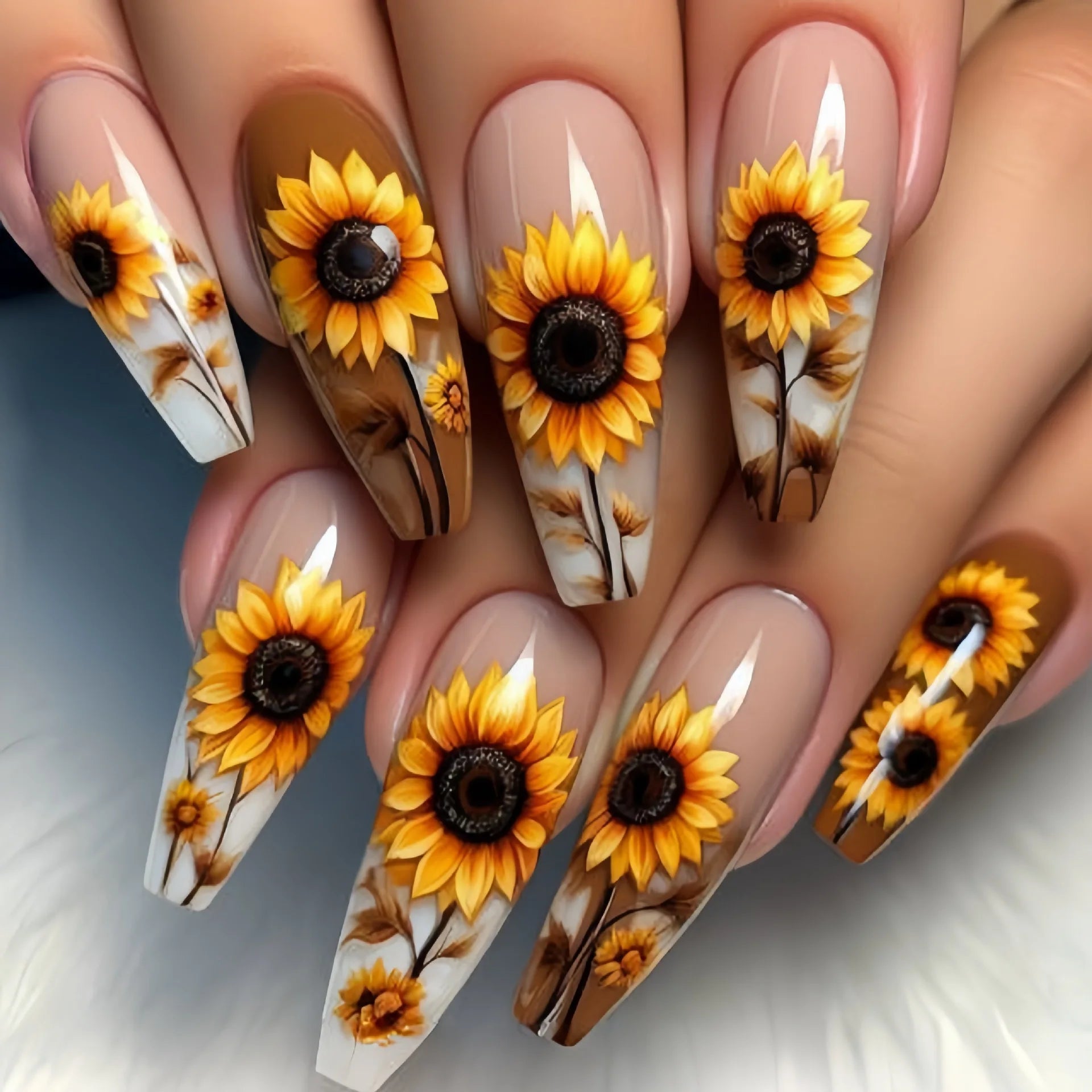 24pcs/set Court Moyen faux ongles pour le printemps été belles fleurs colorées abeilles faux ongles conseils appuyez sur faux nail art