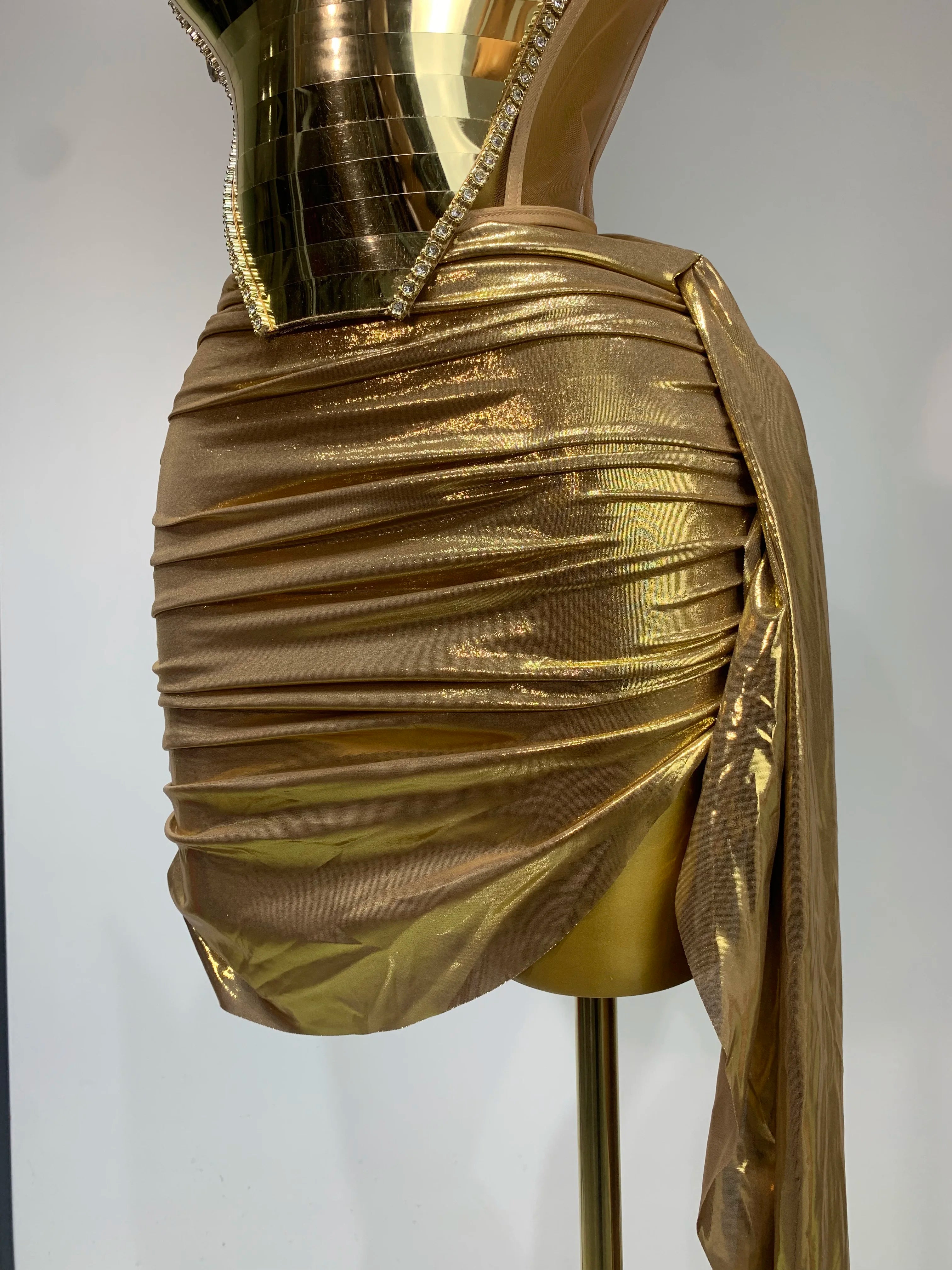 Conjunto de duas peças de top sexy com lantejoulas douradas brilhantes 2025 para mulheres, comemoração de festa, aniversário, boate, performance, dançarina, show, roupa de palco