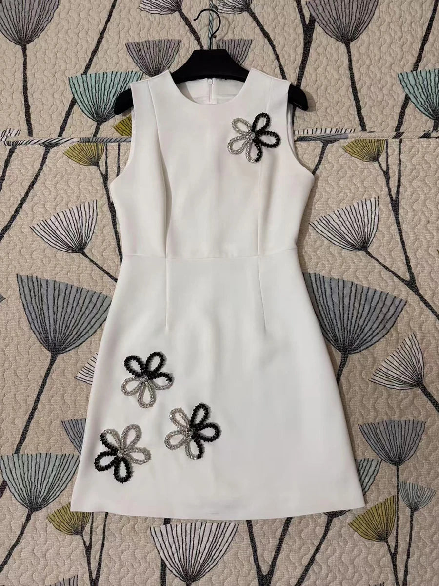 TWOTWINSTYLE Solid Slimming Elegant Dresses for Women Round Neck Sleeveless Patchwork Bead Fashion Mini Dress Female Clothing