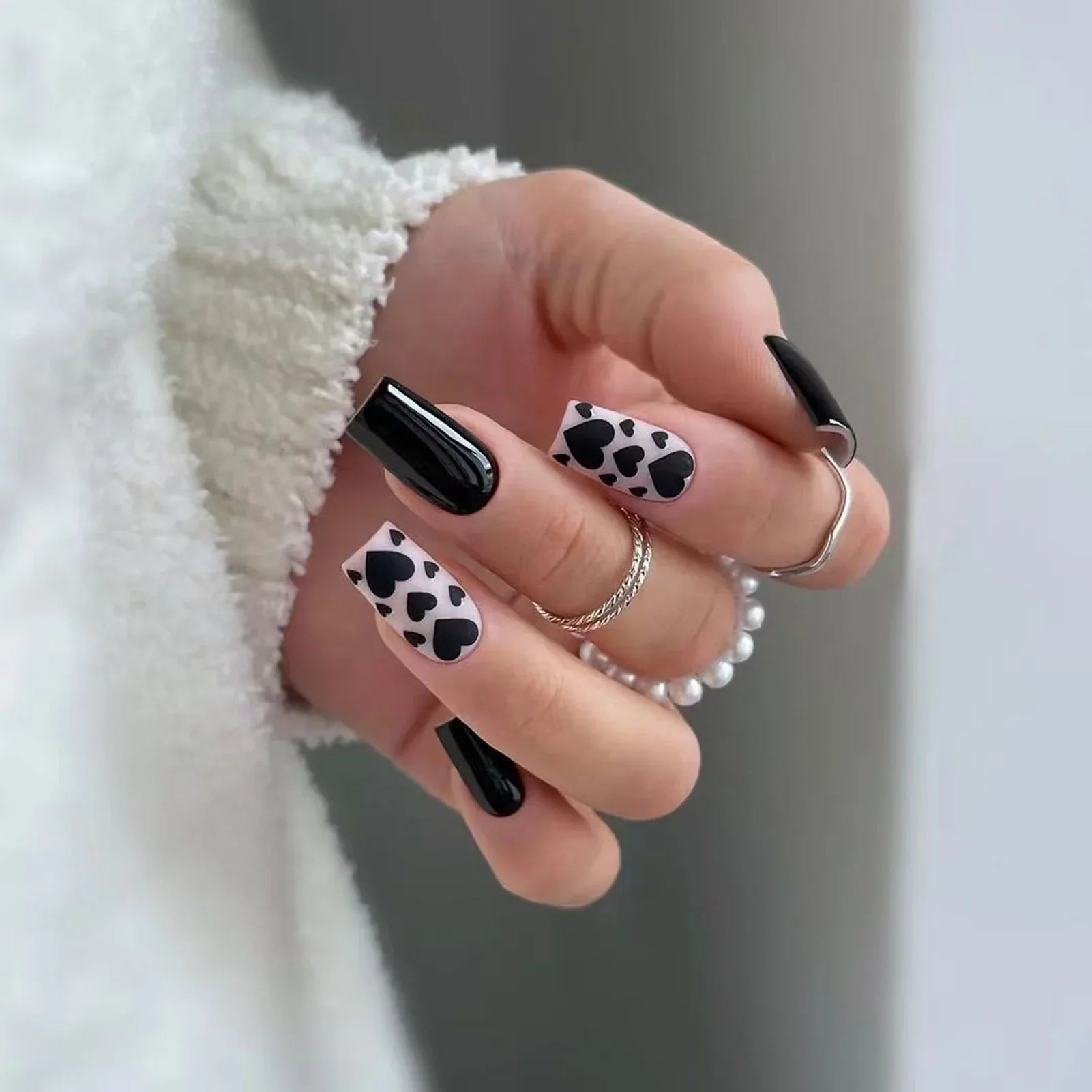 Black Short Square Fake Nails 24Pcs Full Cover Press On Nails Love Heart Printed Cool Girls Valentine's Day Charm Manicure