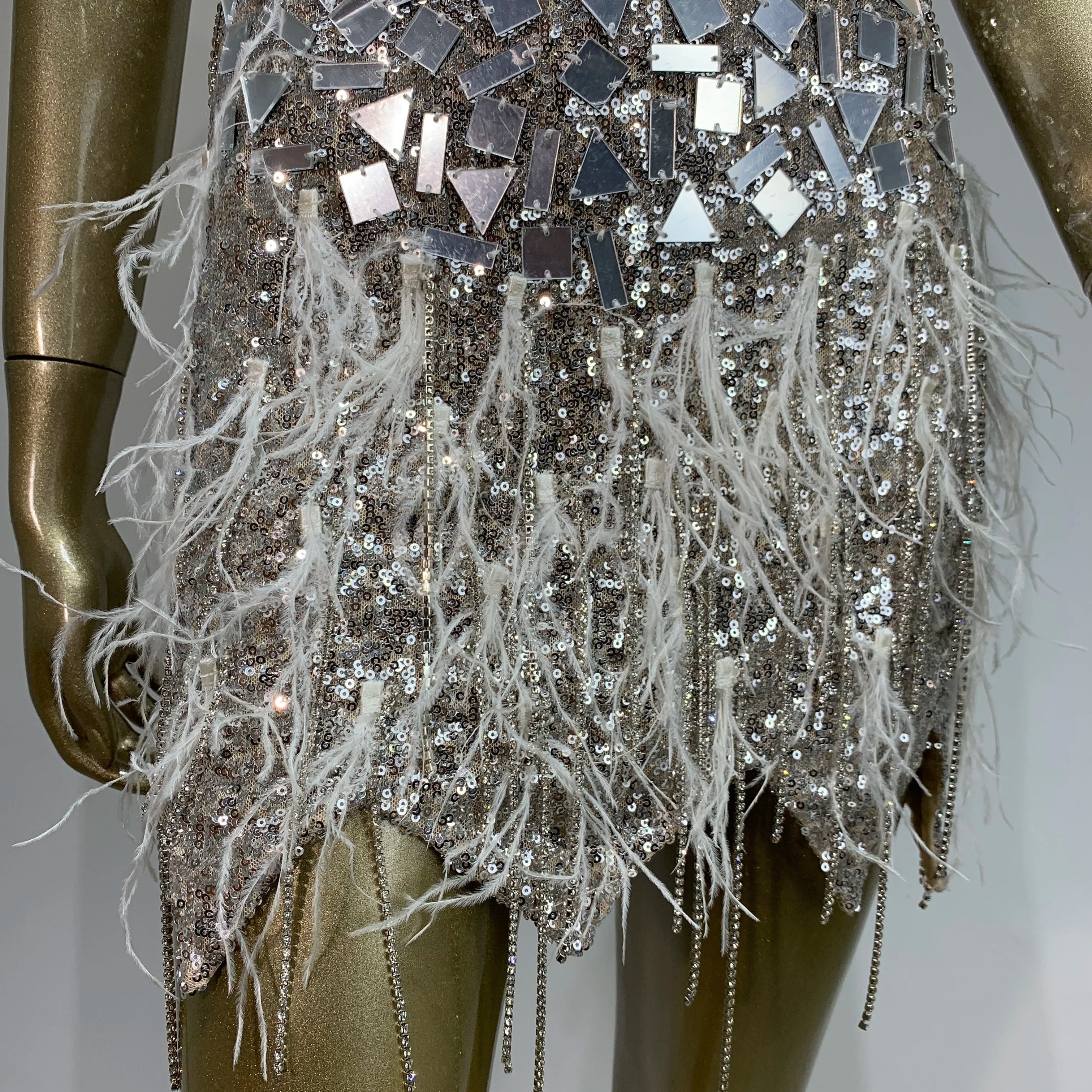 Women Sexy V Neck Mirrow Feather Sequins Silver Mini Bodycon Dress 2024 Elegant Party Evening Stage Performance Dress Vestido