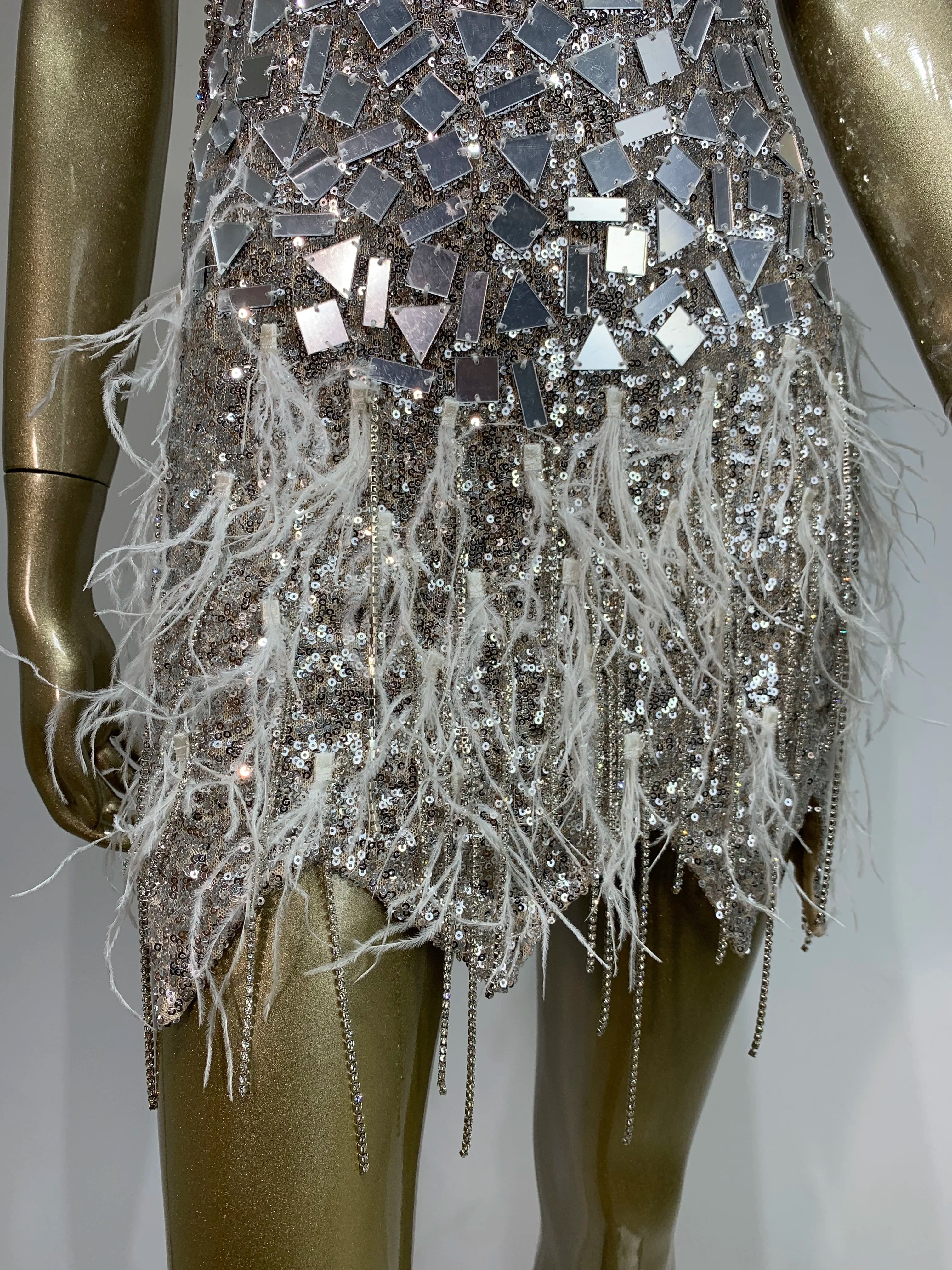 Women Sexy V Neck Mirrow Feather Sequins Silver Mini Bodycon Dress 2024 Elegant Party Evening Stage Performance Dress Vestido