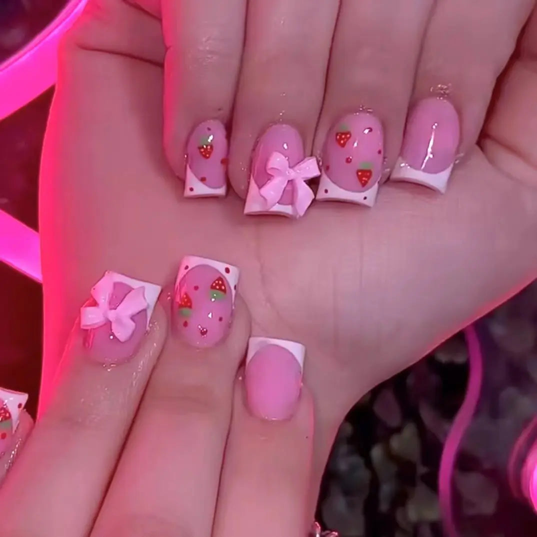 24Pcs French Pink Press on Nails Short Square Head Fake Nails with Flower Rhinestone Design Wearable Finished False Nail Tips