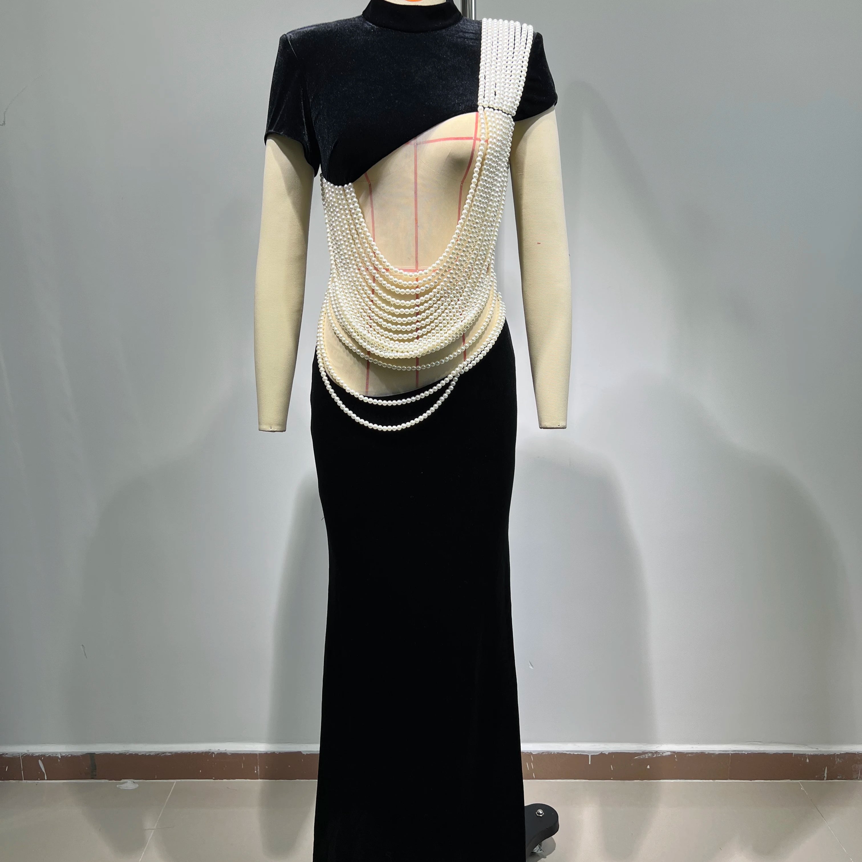 High Quality Pearl String Sexy Hollow Out Black Velvet Long Dress Elegant Woman Evening Party Dress Red Carpet Goddess Vestido