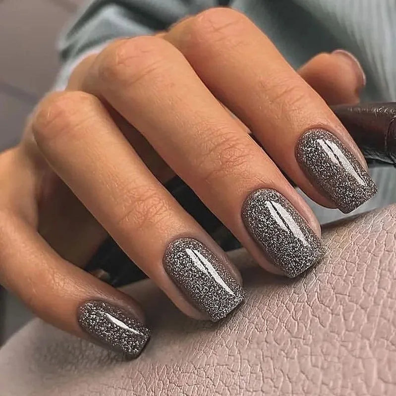 24Pcs Glitter Fake Nail Art with Sequin Design Mid-length Square Head False Nails Tips Retro Wine Red Wearable Press on Nails