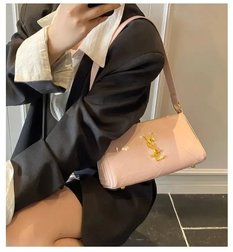 New Paris Designer Trends Luxury Women's Crossbody Bag Commuter Mobile Phone Niche Fashion Texture Bag Shoulder Bag For Women