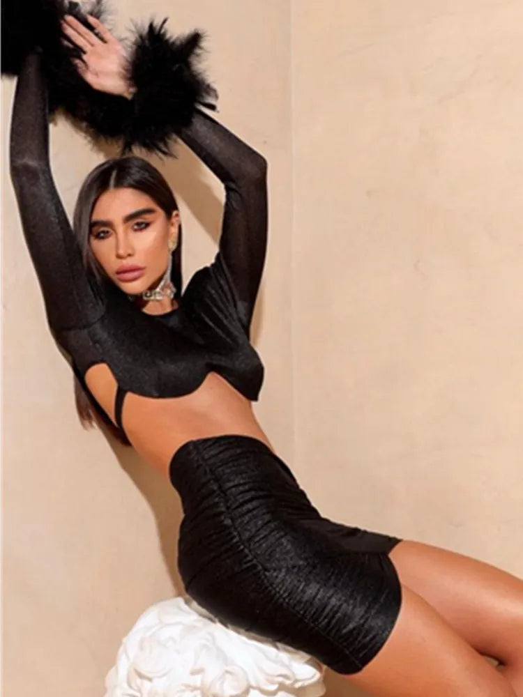 Vestido curto feminino sensual de primavera, manga longa, penas, preto e branco, malha franzida, bodycon, elegante, festa à noite