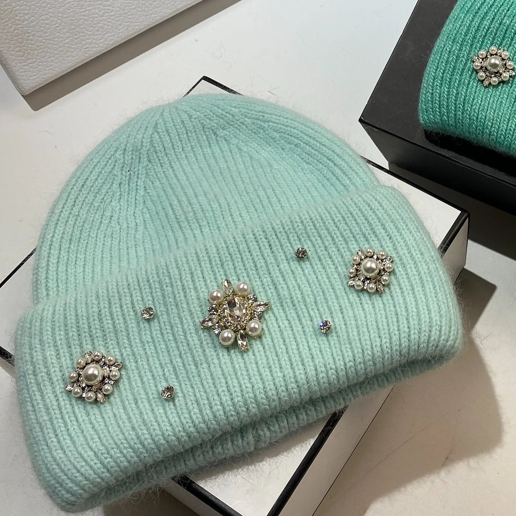 Designer Brand Women Luxury Rhinestones Knitted Hat Autumn Winter Rabbit Fur Beanie Cap Female Thicken Warm Skullies Caps Mint Green